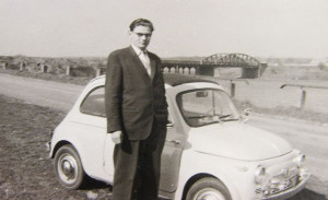 Vor 1962 muss diese Aufnahme entstanden sein, weil man noch nicht vor der abgebildeten Brücke Bauteile der im Jahre 1962 begonnenen Nachfolgerbrücke erkennen kann. Foto im Besitz der Familie Biedermann