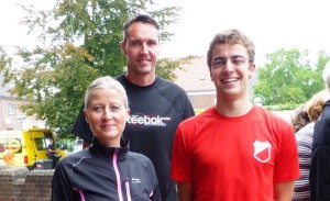 Von links: Susanne Czarnetzki-Müller, Thomas Timmermann (schnellster Schermbecker ohne Vereinszugehörigkeit) und Marvin Müller. 