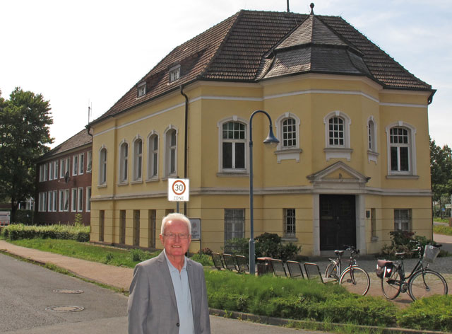 Bernhard Krass war in diesem Gebäude von 1980 bis 1989 Bürgermeister der Gemeinde Schermbeck. Foto Scheffler