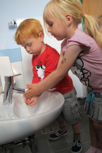 Die Sanitärräume wurden so umgestaltet, dass sie auch von Kinder unter drei Jahren leicht genutzt werden können. RN-Foto Scheffler