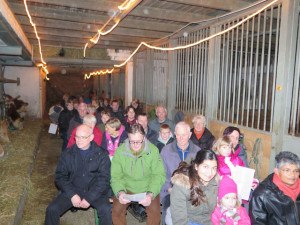 An einer Messe in Große-Gehlings Kuhstall beteiligten sich am Donnerstag etwa 70 Besucher. Foto Scheffler 