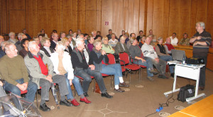 Dieser Vortrag zum Thema Patientenverfügung, den die damals noch "Nachbarschaftsbetreuer" genannte Gruppe im November 2009 veranstaltete, war sehr gut besucht. Foto: Helmut Scheffler