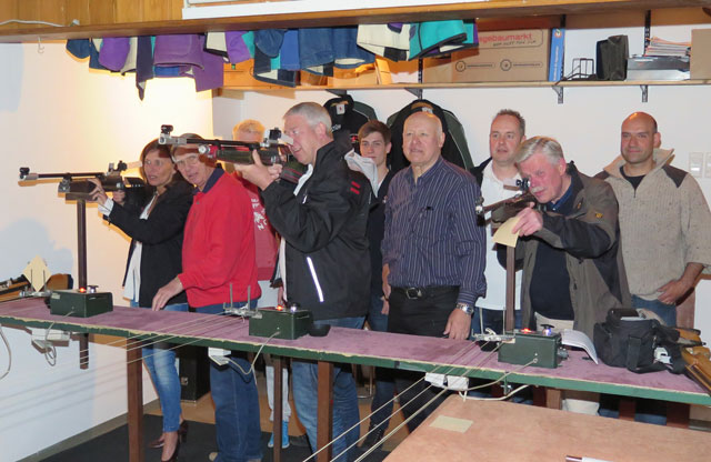 Die Sportschützen Schermbeck veranstalteten am Ostermontag ihr traditionelles Ostereierschießen im Schießstand am Bleichwall. Foto Scheffler