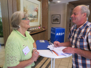 Margret Roemer befragte im Auftrag von "infratest dimap" auch Klaus Hörnemann. Foto: Scheffler