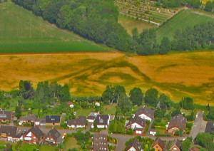 Farblich verfremdetes Luftbild des Baugebietes am Mühlenbach aus dem Jahre 2010. Luftbild: Scheffler
