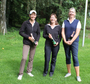 Strauß, Margrit                   Bildmitte Petithuguenin, Angelique    links Kleinfeld, Jutta                   rechts