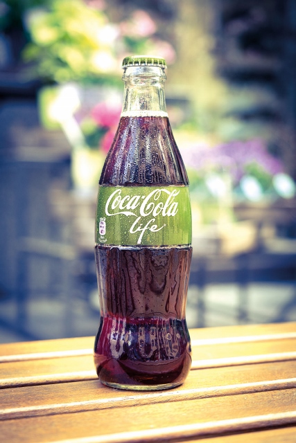Neues Süßungsmittel bietet noch mehr Auswahl. Die bereits in Großbritannien erhältliche "Coca-Cola Life" wird zum Teil mit Stevia-Extrakt gesüßt.