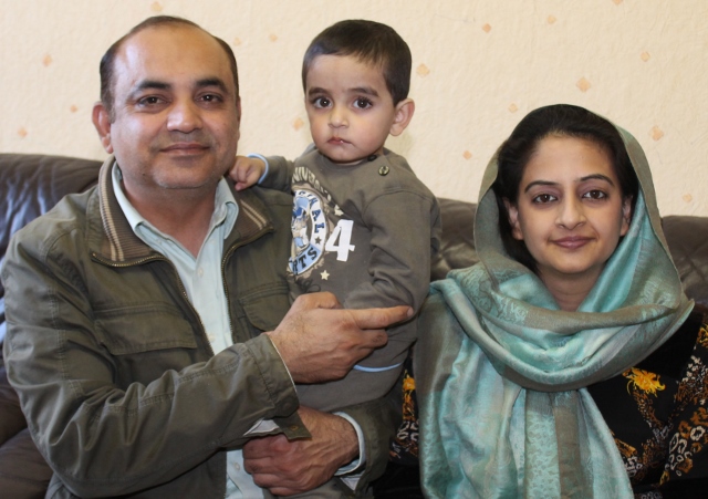 Ehefrau Marya (32) und Sohn Chaudhary aus Pakistan