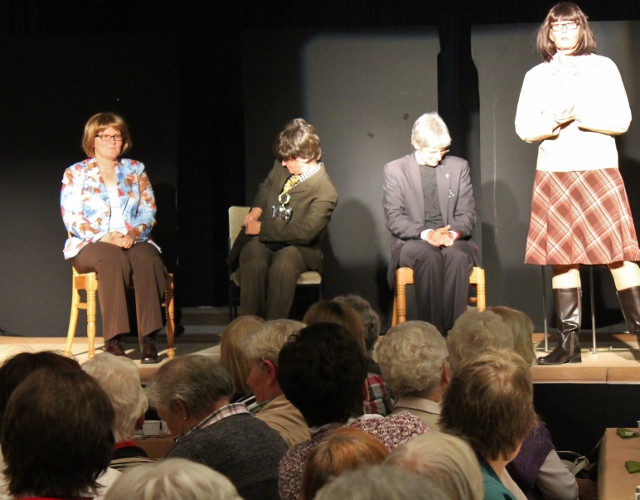 Gedanken über neue Wege in der Kirche machte sich die Theatergruppe "Frauensach"