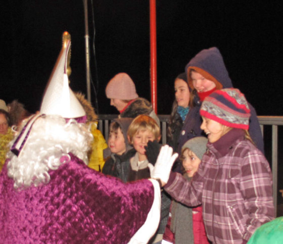 Der Gahlener Nikolaus begrüßte auch im Jahre 2013 die Kinder. Foto Scheffler