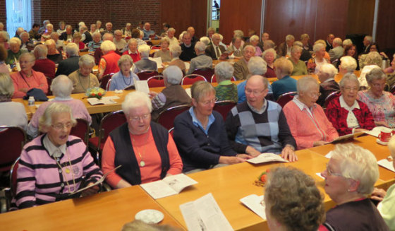 Etwa 140 Senioren beteiligten sich am Altersehrentag im Begegnungszentrum. Foto: Scheffler