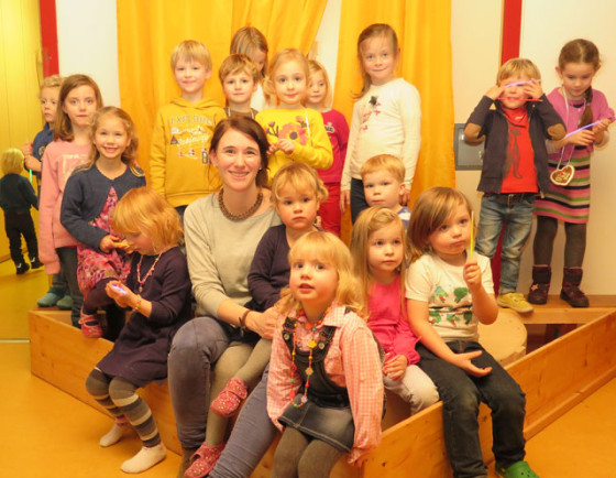 Die „Bienen“-Gruppe wird Svenja Kelch (Mitte) auch nach der Übernahme der Kindergartenleitung im Januar weiter betreuen. Foto Scheffler
