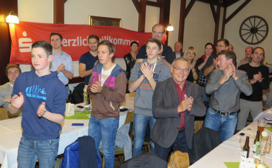 Die fans vom Wsasersportverein Schermbeck gratulierten. Foto: helmut Scheffler