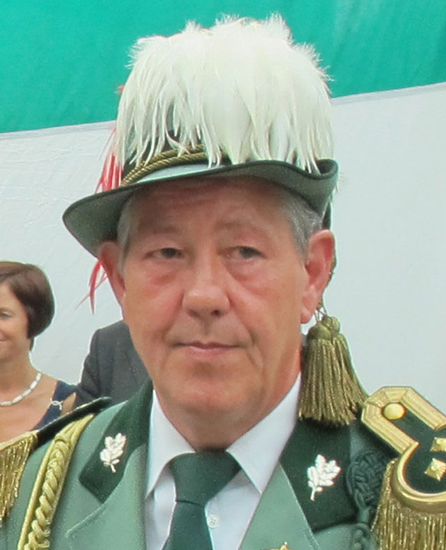 <b>Klaus Schürmann</b> bleibt Oberst der Gahlener Schützen. Foto: Helmut Scheffler - 09.06.2013-103