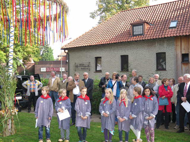 An der Gestaltung des Erntedankfestes in Gahlen beteiligten sich mehrere Vereine. Foto: Helmut Scheffler