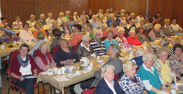 Etwa 140 Mitglieder der Frauengemeinschaft von St. Ludgerus beteiligten sich an der Jahreshauptversammlung im Begegnungszentrum. Foto: Helmut Scheffler