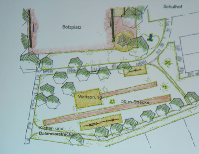 Wie die künftige Gestaltung der Wiese südlich des bestehenden Bolzplatzes der Maximilian-Kolbe-Schule im „Spielpark“ aussehen könnte, zeigt dieser Entwurf des Essener Planungsbüros DTP. Repro: Helmut Scheffler