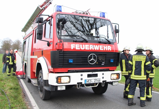 Feuerwehr Schermbeck bei tödlichem Unfall am 2.4.16©Petra Bosse