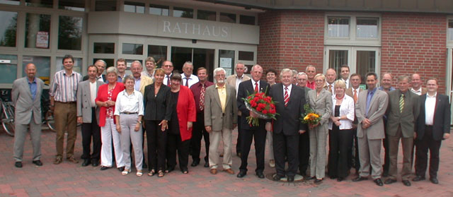 Am 21. Juli 2004 begann für Doris Schiewer (4. Frau von links) die zweite Ratsperiode. Archivfoto: helmut Scheffler