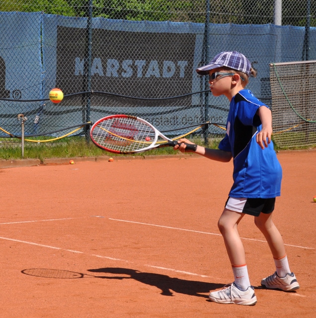 ATC 3. Mini-Tennis-Cup Ja, mit dem Outfit ! (636x640)