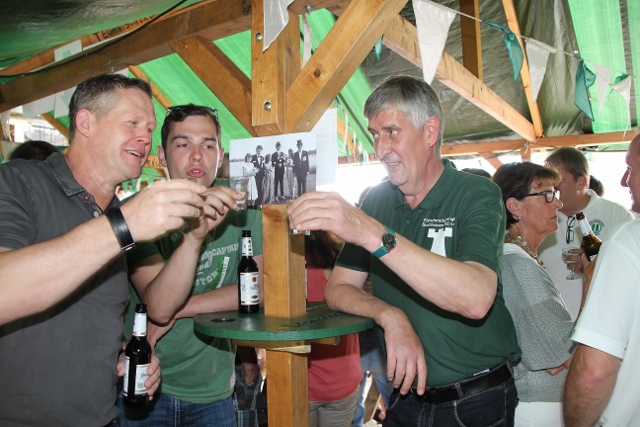 Die Fähnchenschützen Buschhausen feierten getreut ihrem Motto "Chaos, Zwieback und Stumpfsinn" ein tolles Schützenfest mit vielen Besuchern und Gästen.