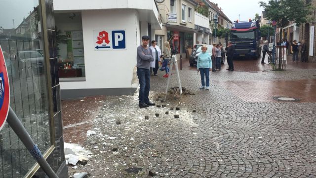 Unfall Mittelstrasse Schermbeck Auto rammte (33)