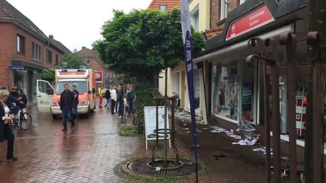Unfall Mittelstrasse Schermbeck Auto rammte (34)