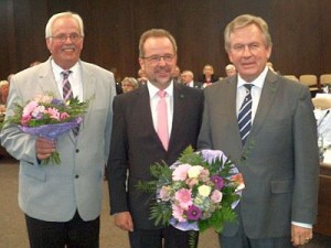 von links nach rechts: Heinrich Freidrich Heselmann, Landrat Dr. Ansgar Müller, Josef Devers