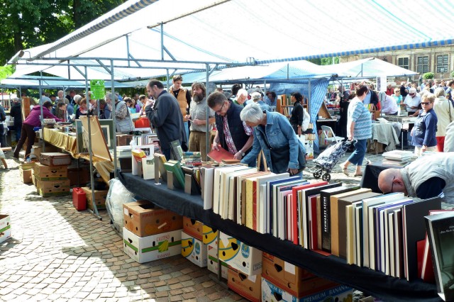 „Raesfelder Büchermarkt ein Publikumsmagnet“
