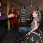 Margaret Majewski fand genügend Platz ihrem Rollstuhl auf der Tanzfläche