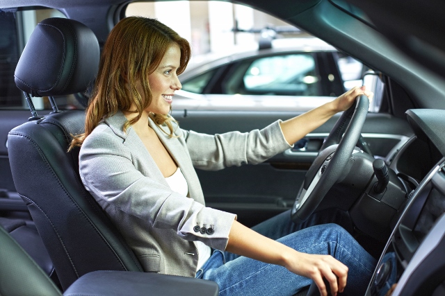 Sitzposition beim Autofahren: Die richtige Haltung rettet Leben