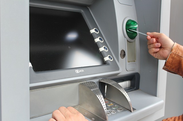 Unbekannte versuchten Geldautomaten zu sprengen