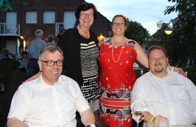 Klaus und Irmgard Schetter genossen gemeinsam den Abend mit Anja und Christian Hötting
