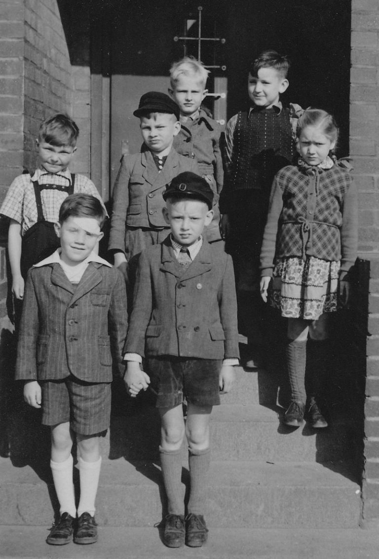 Weselerwalder Schüler im Jahre 1952