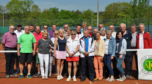 Tennisclub Altschermbeck: Fünf Tennisplätze sind bereit