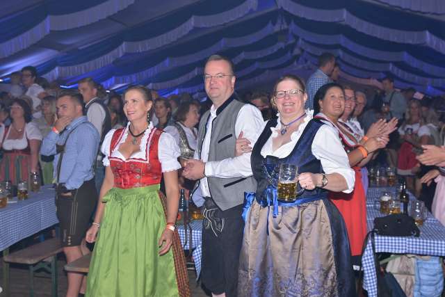 Oktoberfest Schermbeck 2018 im vollem Festzelt