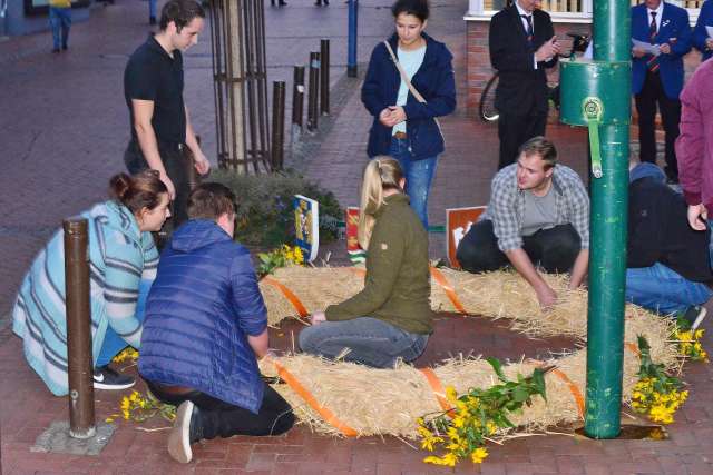 Erntekranz hochziehen Heimatverein Schermbeck 2018 