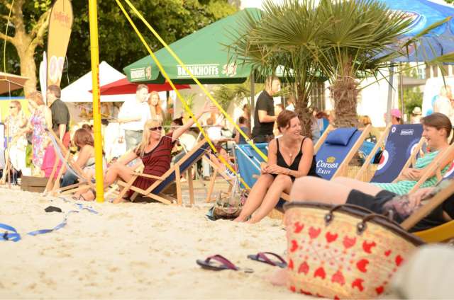 „Schermbeck karibisch“ – 53 Tonnen weißer Sand  sorgt für Urlaubsfeeling