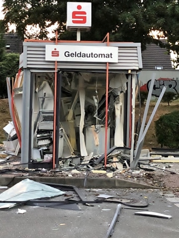 zerstörter Geldautomat
