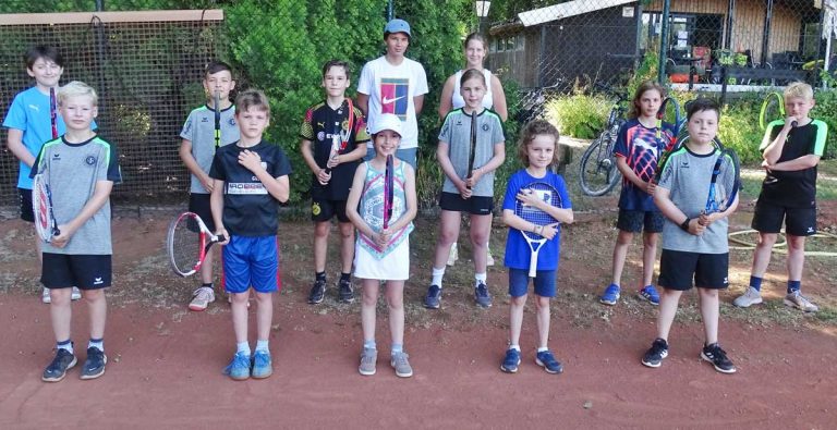Elf Nachwuchstalente beim Sommerferien-Tenniscamp 2020