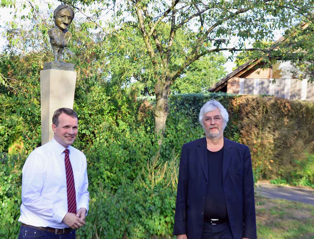 Enthüllung-Skulptur-Rosssiniplatz-Kastulus-Wolf