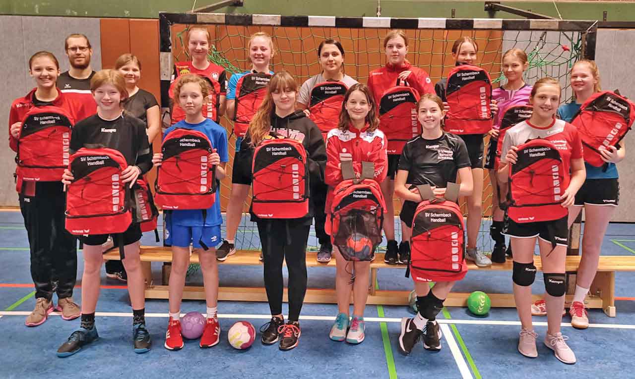 Neue Rucksäcke für Schermbecker Handballer