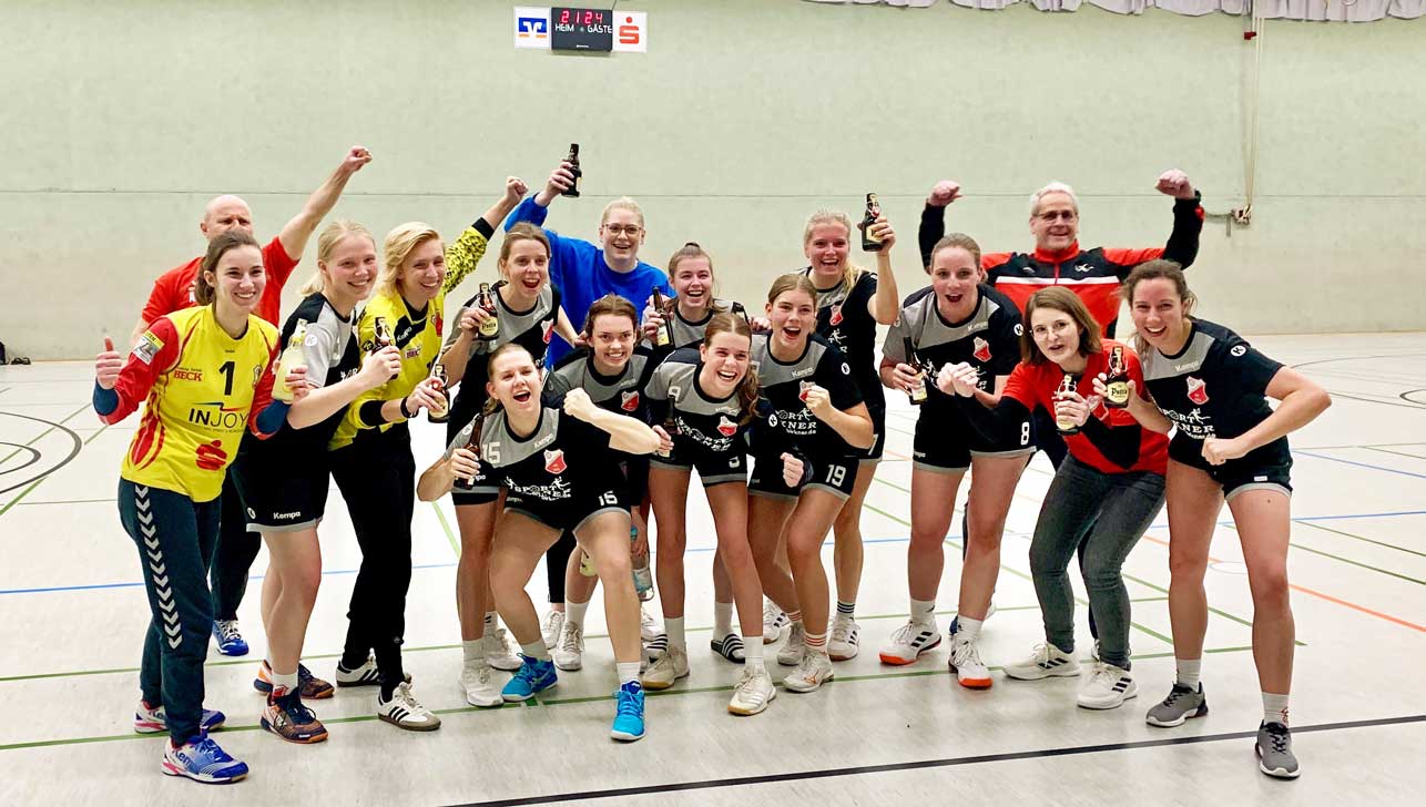 Doppelte Freude für die Handballerinnen des SV Schermbeck