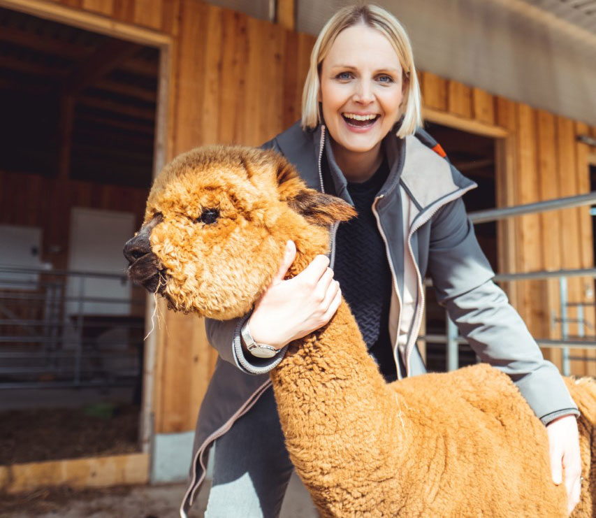 Tierisches Vergnügen – Charlotte Quik besucht den Alpakahof