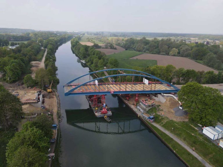 Die neue Brücke nach Krudenburg kann schon bald befahren werden