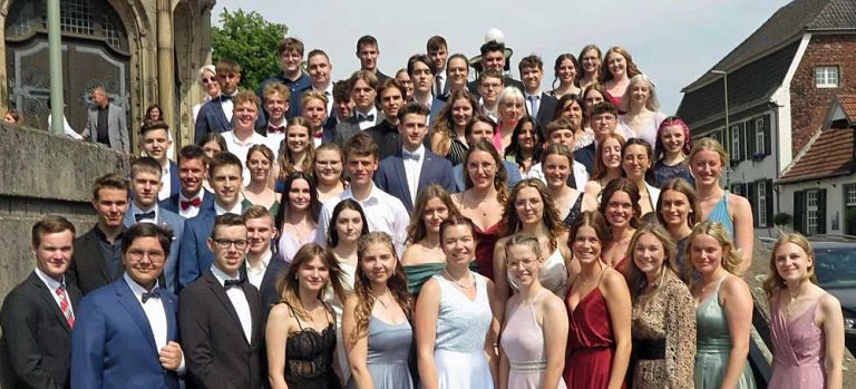 Feierliche Abschlussfeier von 64 Abiturienten der Gesamtschule Schermbeck