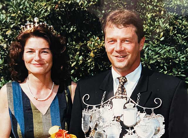 Das Silberkönigspaar (Königspaar 1997):  König Günther Beck mit seiner Königin Cornelia Hülsmann