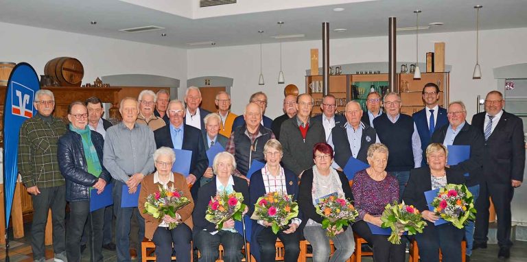 Volksbank Schermbeck ehrt 42 langjährige Mitglieder