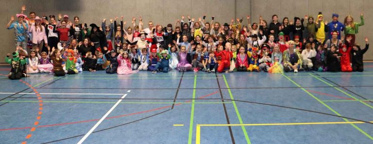 Sport trifft Karneval: Kinder feiern bei den Leichtathleten im SV Schermbeck
