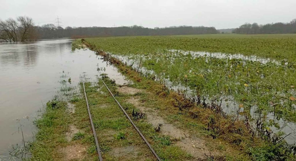 Feldbahnfreunde-Gahlen-Überschwemmung-der-Gleise